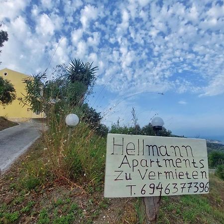 Hellmann Apartments Afión エクステリア 写真