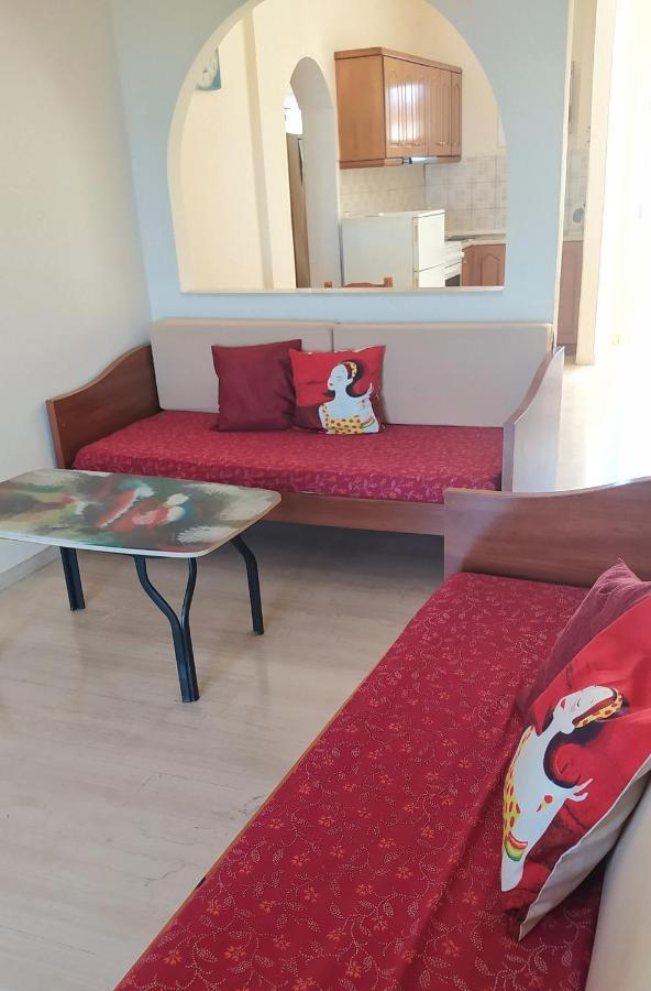 Hellmann Apartments Afión エクステリア 写真