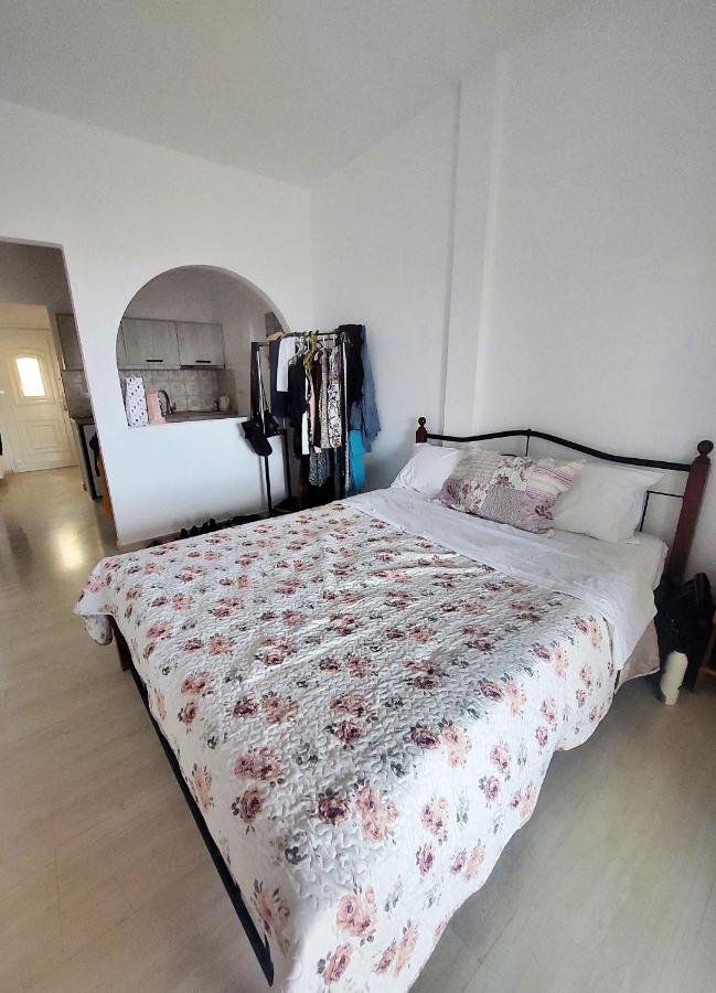 Hellmann Apartments Afión エクステリア 写真